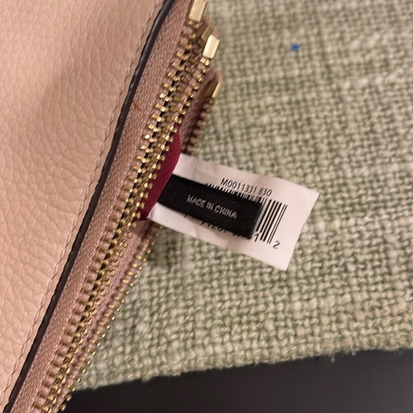Marc Jacobs Vegan Leather Double-Zip Crossbody - Picture 14 of 16